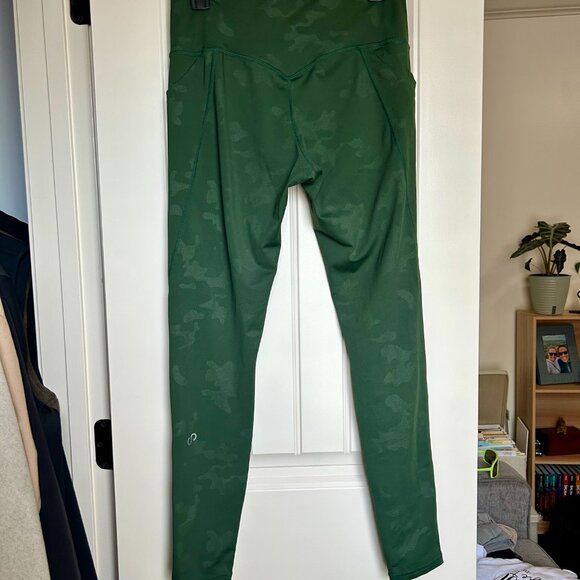 Curves & Combat Boots - GREEN Camo Leggings - Picture 3 of 5